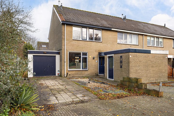 Zwartezeestraat 22 in Lelystad