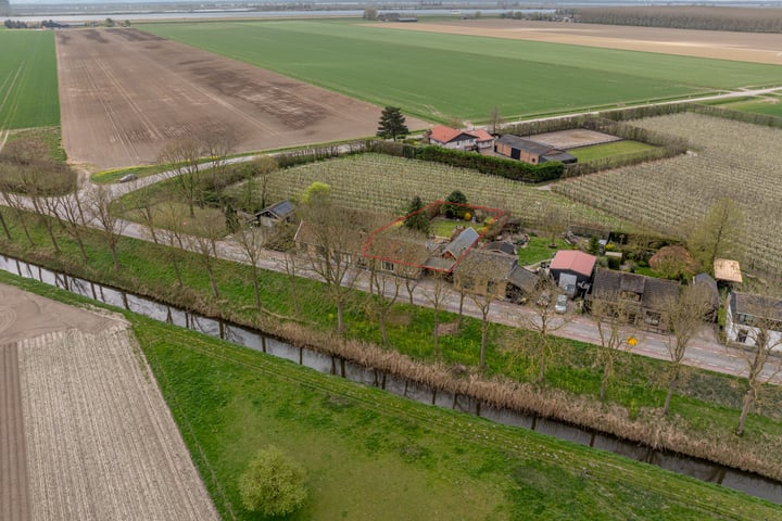Zwartsluisje 23 in Zuid-Beijerland foto