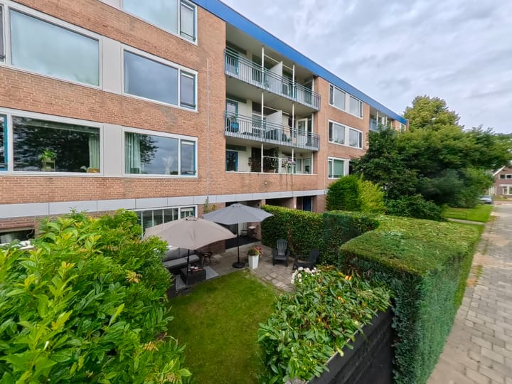 Zwartwatersweg 117 in Assen foto