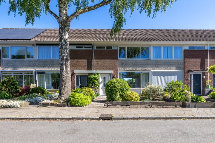 Zwitserlaan 35 in Surhuisterveen foto