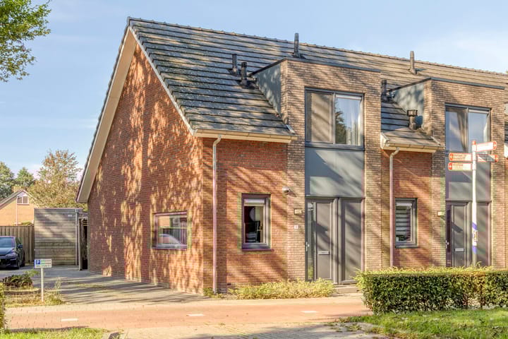 Zwolseweg 1 in Heino foto